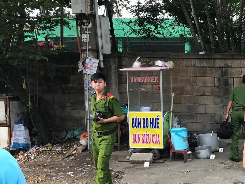 Sẽ khởi tố người bỏ thuốc vô nồi bún tội giết người - ảnh 2